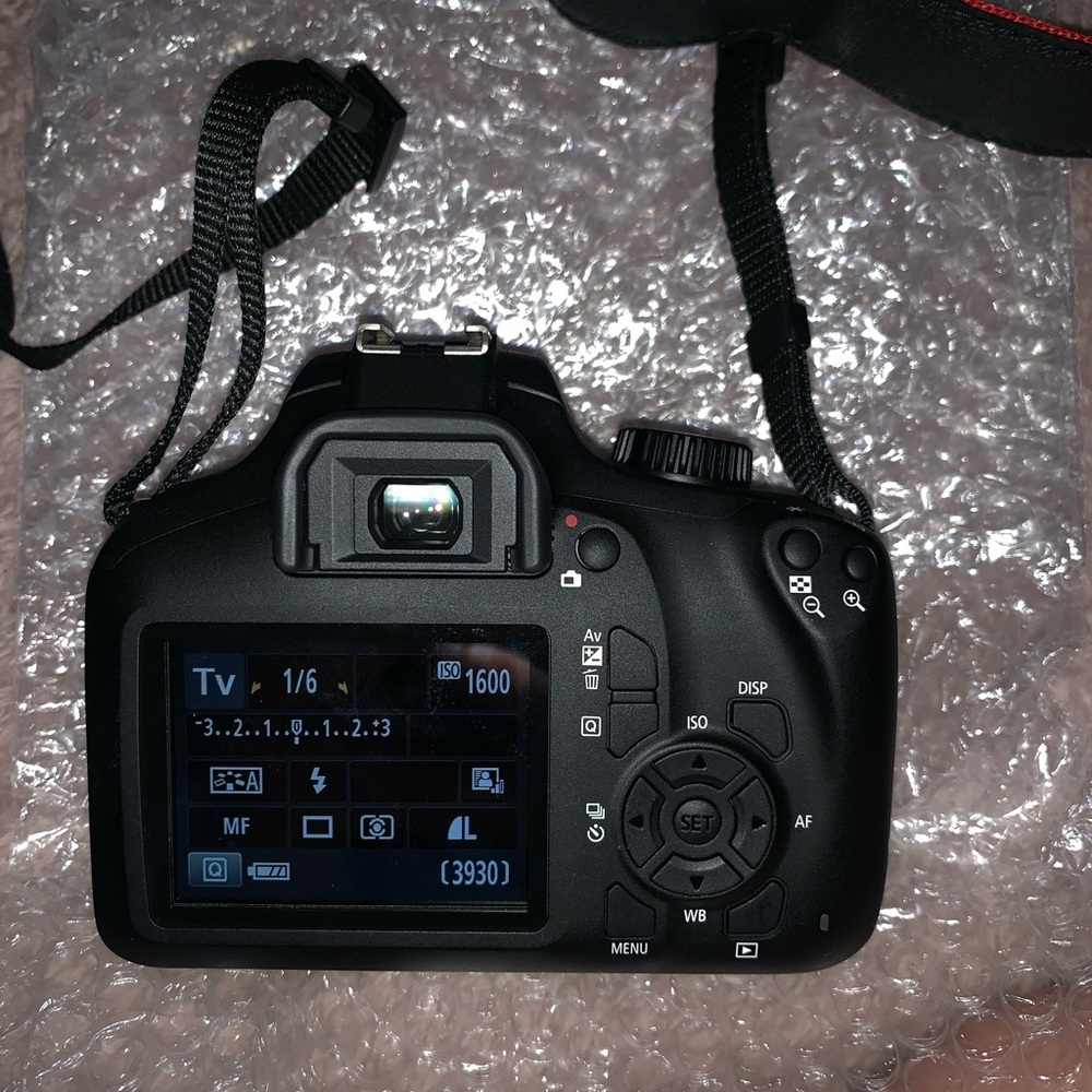 Canon camera - Picture 3 of 8